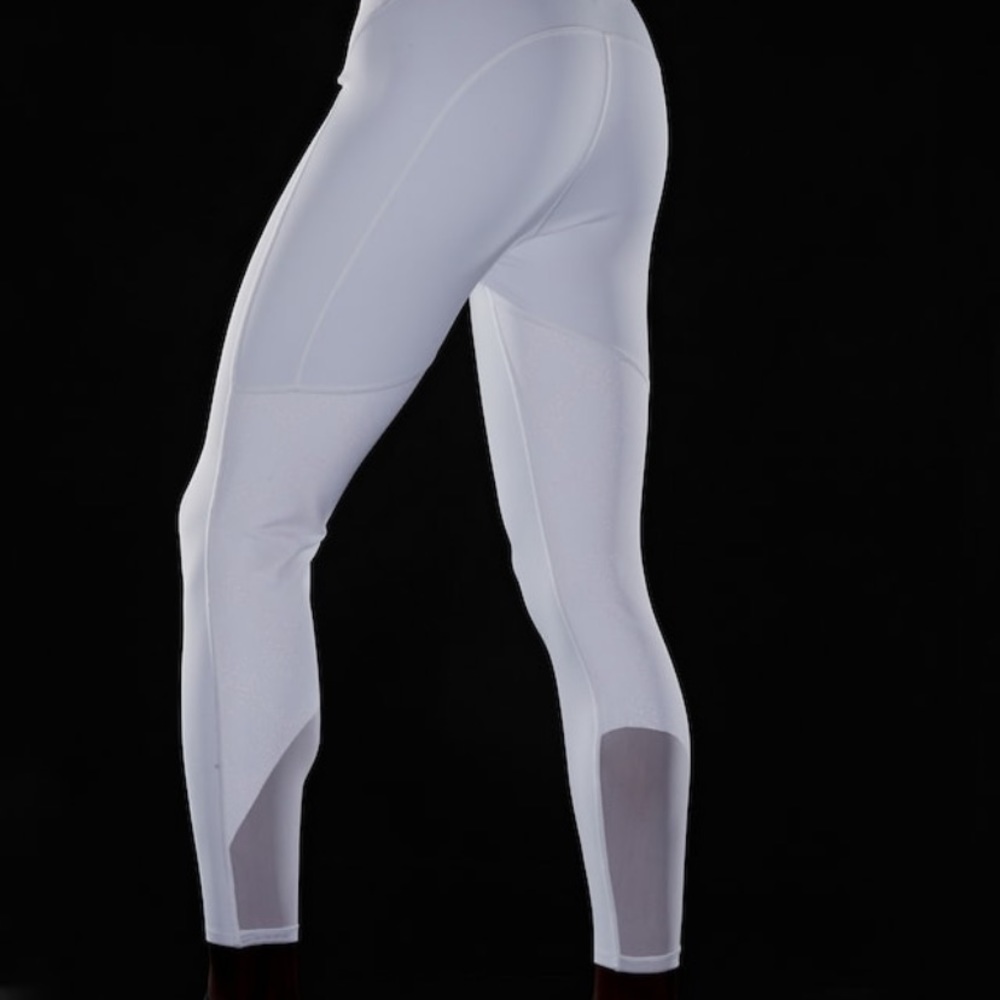 Athleta NWT Stay Fly Reflective Snake 7/8 Tight